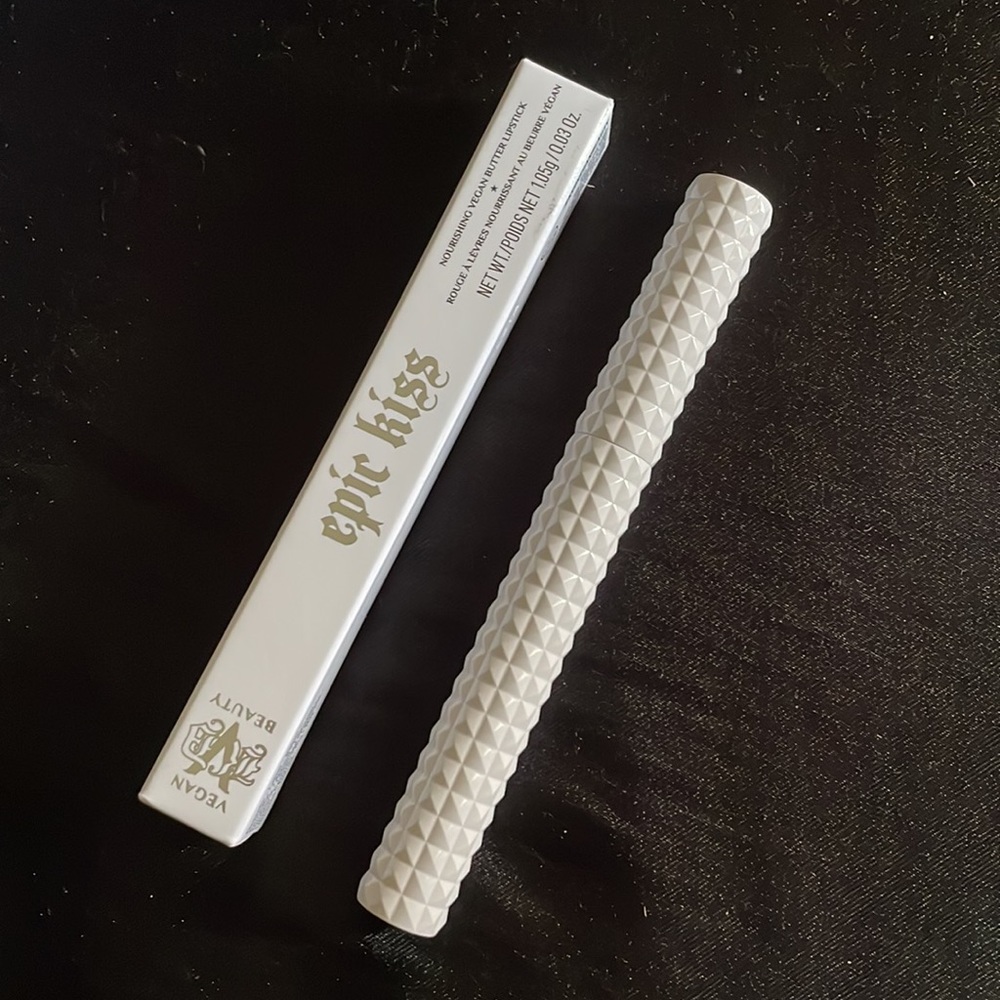 KVD EPIC KISS NOURISHING VEGAN BUTTER LIPSTICK - role breaker - Picture 4 of 7